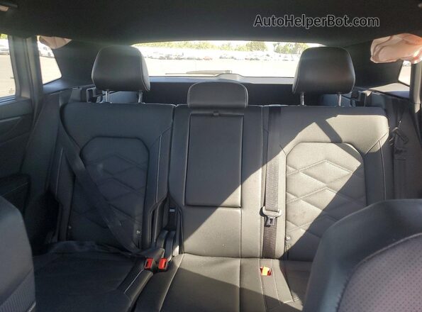 1V2WE2CA2SC202401 2025 VOLKSWAGEN ATLAS Silver Widok tylnych siedzeń