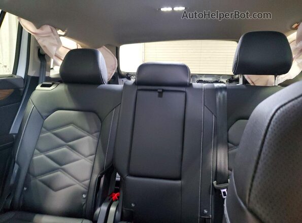 1V2WR2CA2SC570680 2025 VOLKSWAGEN ATLAS White Rear seats view