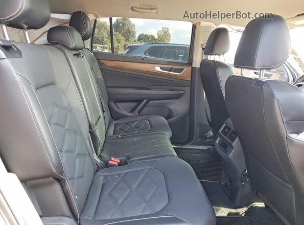 1V2WR2CA4RC521068 2024 VOLKSWAGEN ATLAS Серебряный Вид задней части салона