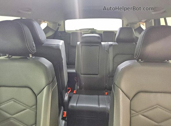 1V2WR2CA7SC536864 2025 VOLKSWAGEN ATLAS Silver Вид задніх сидінь