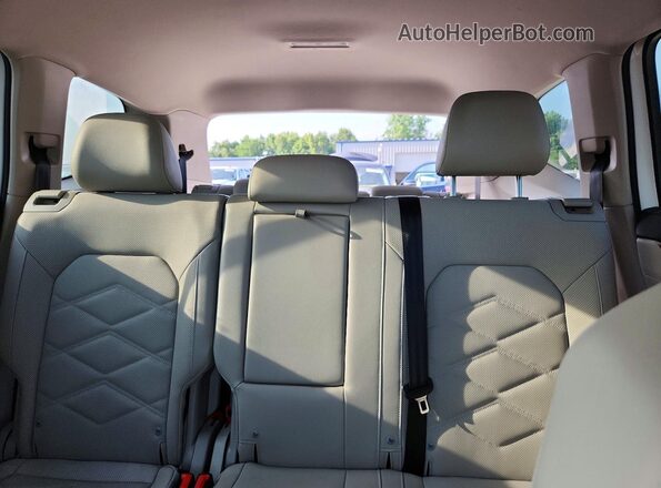 1V2WR2CA9SC551835 2025 VOLKSWAGEN ATLAS White Вид задніх сидінь