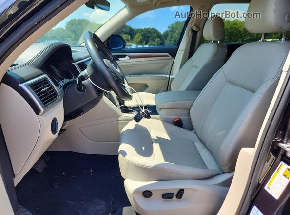 1V2WR2CAXKC524174 2019 VOLKSWAGEN ATLAS Black Widok wnętrza z przodu