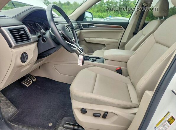 1V2XR2CA4KC614716 2019 VOLKSWAGEN ATLAS White Вид салону спереду