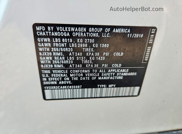 1V2XR2CA8KC620387 2019 VOLKSWAGEN ATLAS White Vista de la etiqueta del VIN