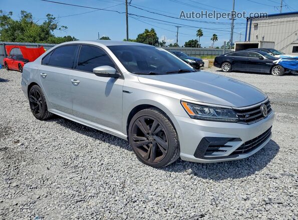 1VWAA7A30JC014366 2018 VOLKSWAGEN PASSAT Серебряный Передняя правая четверть