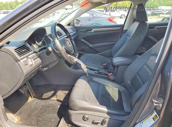 1VWAA7A38JC009917 2018 VOLKSWAGEN PASSAT Gray Widok wnętrza z przodu