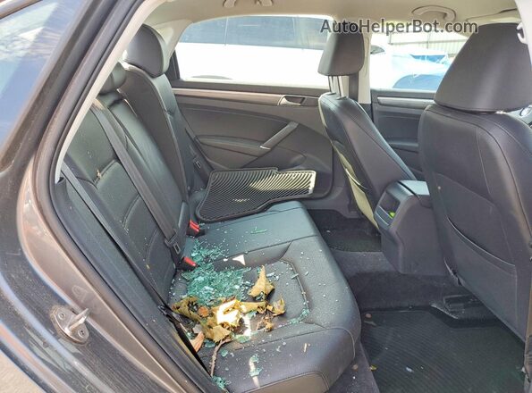 1VWAA7A38JC009917 2018 VOLKSWAGEN PASSAT Gray Widok tylnych siedzeń