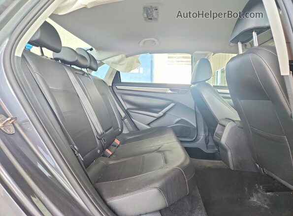 1VWAA7A39JC027245 2018 VOLKSWAGEN PASSAT Gray Rear seats view