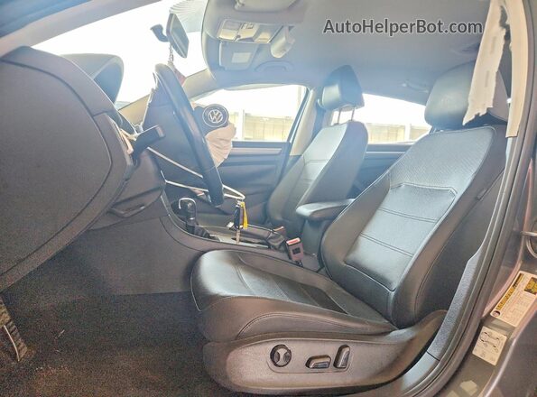 1VWAA7A39JC027245 2018 VOLKSWAGEN PASSAT Gray Front interior view