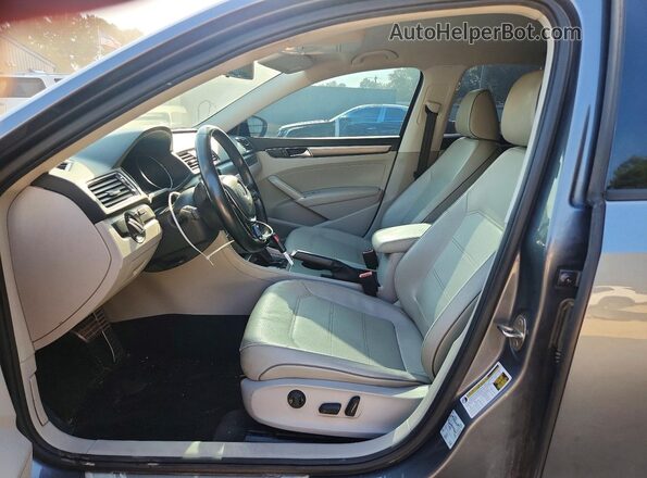 1VWAA7A39JC028458 2018 VOLKSWAGEN PASSAT Gray Front interior view