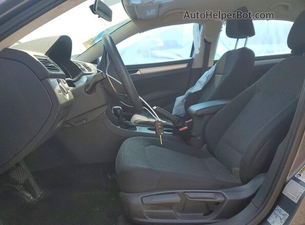 1VWAT7A30GC059939 2016 VOLKSWAGEN PASSAT Gray Front interior view