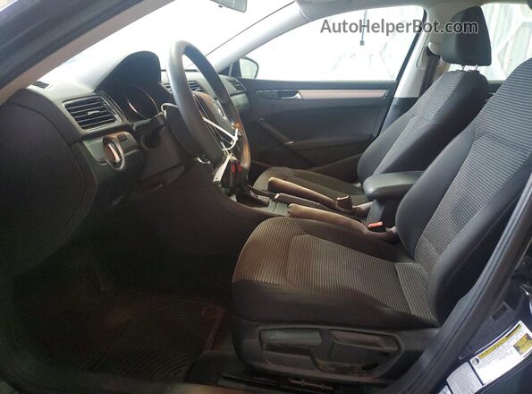 1VWAT7A30HC006725 2017 VOLKSWAGEN PASSAT Black წინა სალონის ხედი