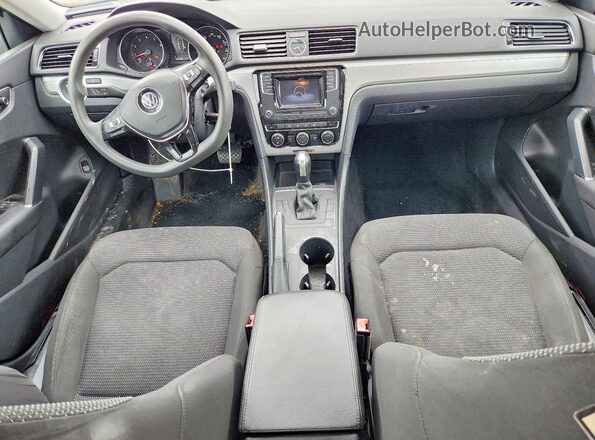 1VWAT7A31HC080963 2017 VOLKSWAGEN PASSAT Синий Вид панели приборов