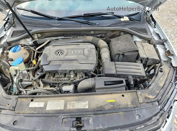 1VWAT7A32HC085301 2017 VOLKSWAGEN PASSAT Silver Widok wnętrza z tyłu