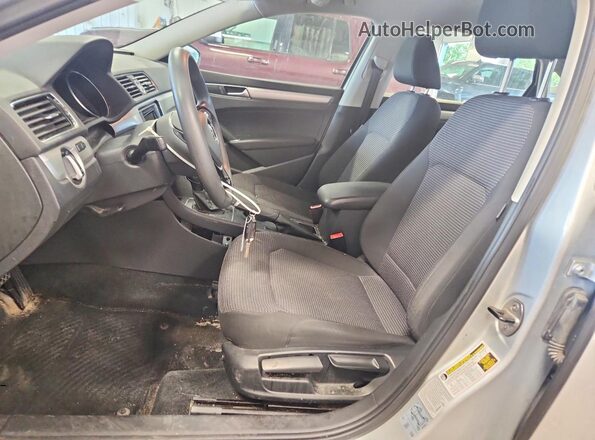 1VWAT7A33GC049762 2016 VOLKSWAGEN PASSAT Silver Вид салону спереду