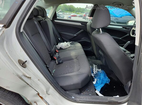1VWAT7A33GC056422 2016 VOLKSWAGEN PASSAT White Հետևի նստատեղերի տեսք