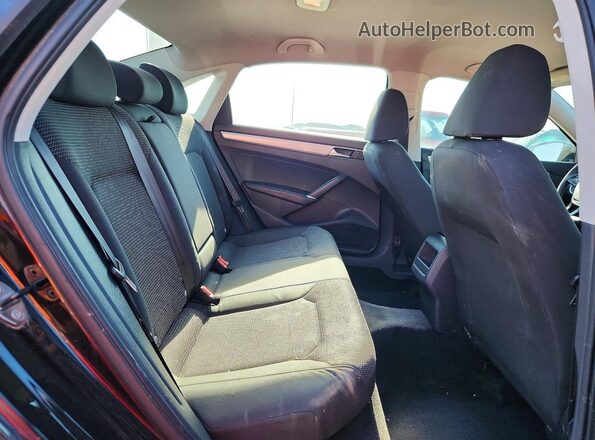 1VWAT7A33GC057456 2016 VOLKSWAGEN PASSAT Black Widok tylnych siedzeń