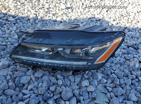 1VWAT7A33GC068358 2016 VOLKSWAGEN PASSAT Black Engine compartment view