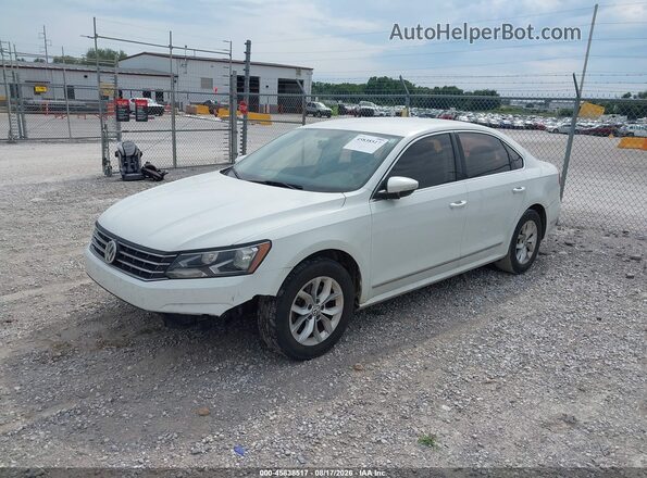 1VWAT7A33HC004435 2017 VOLKSWAGEN PASSAT White Przód lewy