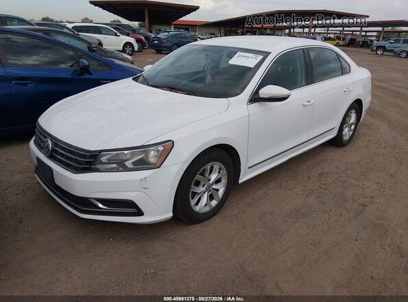 1VWAT7A33HC031120 2017 VOLKSWAGEN PASSAT White Przód lewy