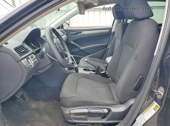 1VWAT7A33HC044076 2017 VOLKSWAGEN PASSAT Black Widok wnętrza z przodu