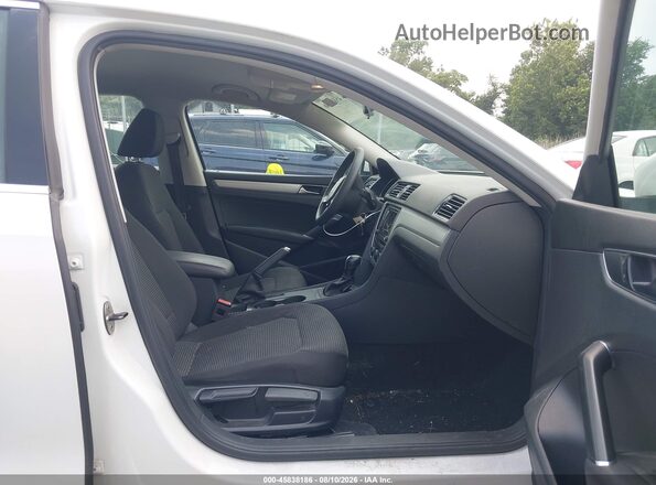 1VWAT7A34HC079810 2017 VOLKSWAGEN PASSAT White Вид салону спереду