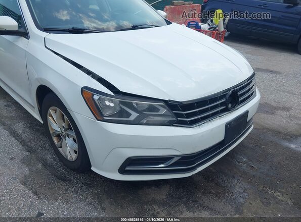 1VWAT7A34HC079810 2017 VOLKSWAGEN PASSAT White 