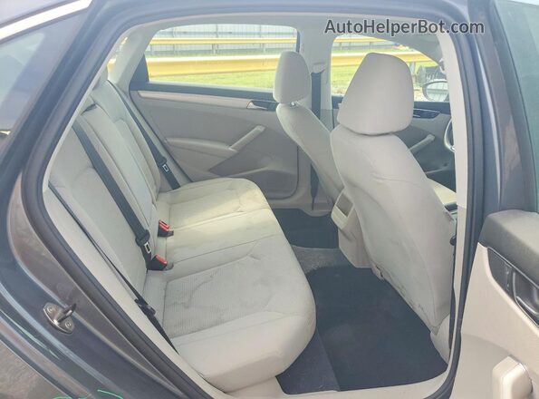 1VWAT7A35HC024492 2017 VOLKSWAGEN PASSAT Gray Vista de los asientos traseros