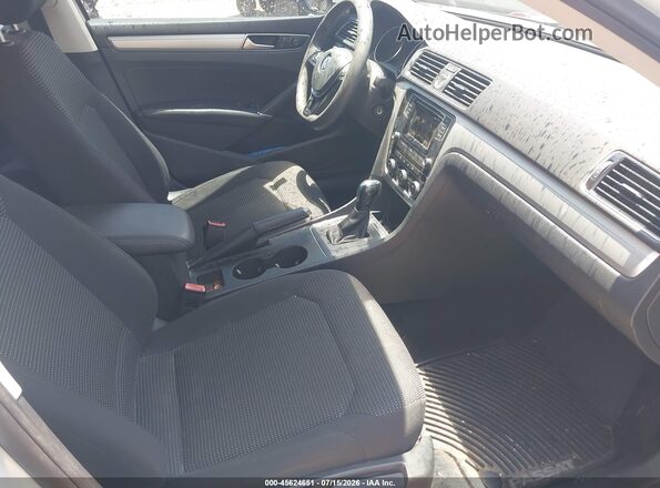 1VWAT7A37GC003867 2016 VOLKSWAGEN PASSAT White Вид салону спереду