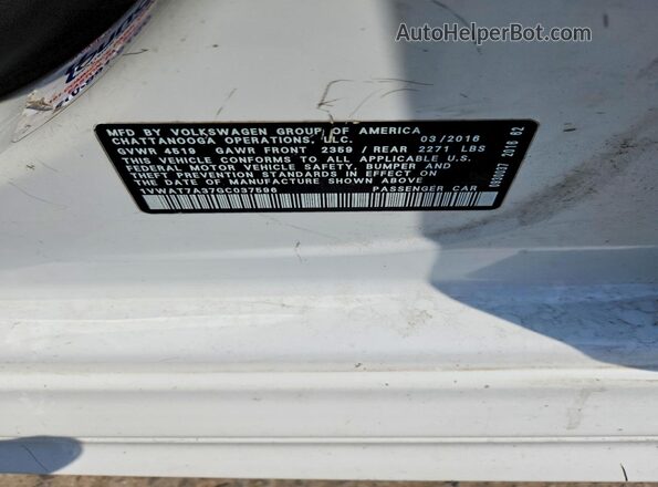 1VWAT7A37GC037596 2016 VOLKSWAGEN PASSAT Белый Вид подкапотного пространства