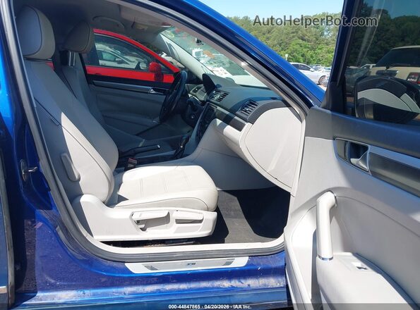 1VWAT7A37GC068573 2016 VOLKSWAGEN PASSAT Синий Вид салона спереди