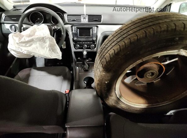 1VWAT7A37HC007399 2017 VOLKSWAGEN PASSAT White Вид панелі приладів