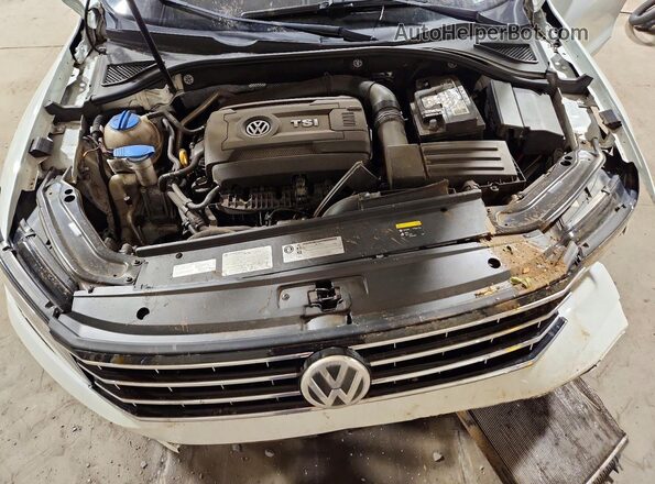 1VWAT7A37HC007399 2017 VOLKSWAGEN PASSAT White Вид задньої частини салону