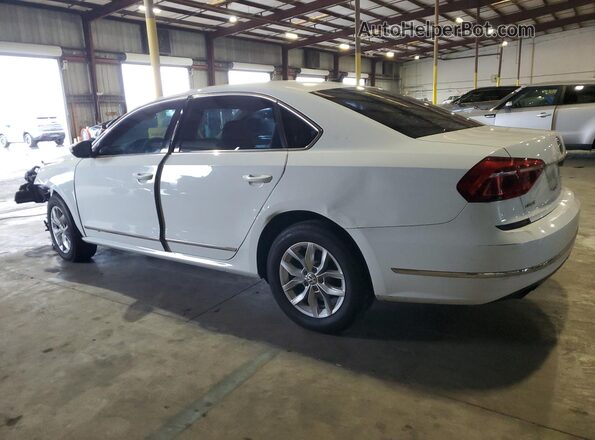 1VWAT7A37HC025403 2017 VOLKSWAGEN PASSAT White 