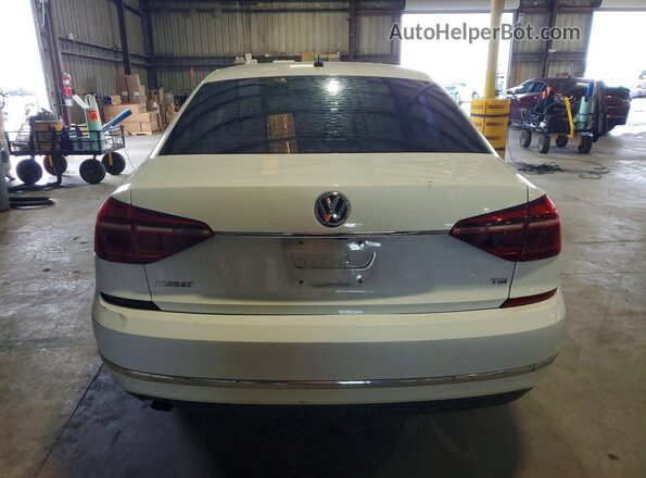 1VWAT7A37HC025403 2017 VOLKSWAGEN PASSAT White Vista trasera