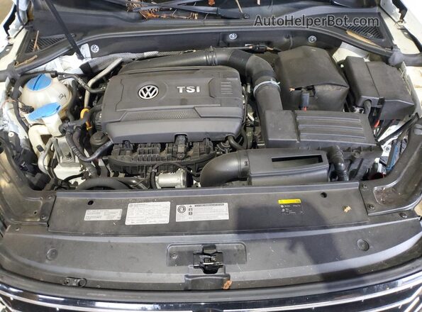 1VWAT7A37HC025403 2017 VOLKSWAGEN PASSAT White 