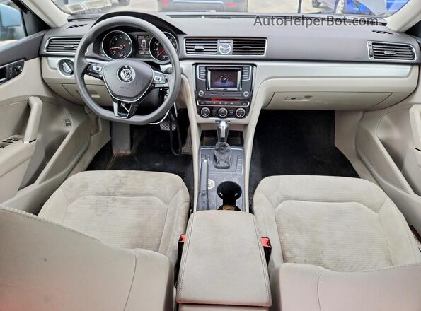 1VWAT7A37HC068235 2017 VOLKSWAGEN PASSAT Black Widok deski rozdzielczej