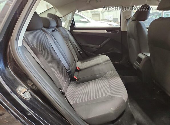 1VWAT7A38HC045238 2017 VOLKSWAGEN PASSAT Black უკანა სავარძლების ხედი