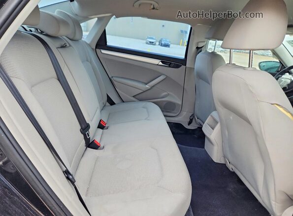 1VWAT7A39GC033470 2016 VOLKSWAGEN PASSAT Black Հետևի նստատեղերի տեսք