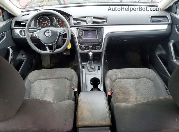 1VWAT7A39GC050219 2016 VOLKSWAGEN PASSAT Red Widok deski rozdzielczej