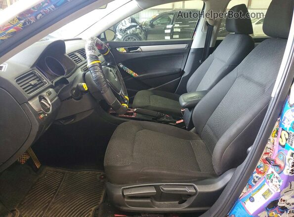 1VWAT7A39HC043868 2017 VOLKSWAGEN PASSAT Белый Вид салона спереди