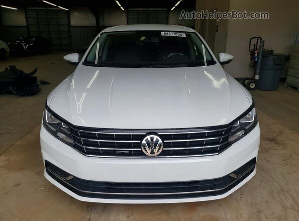 1VWAT7A39HC043868 2017 VOLKSWAGEN PASSAT Белый Вид спереди