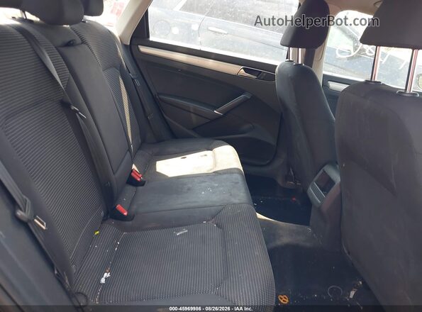 1VWAT7A3XHC067855 2017 VOLKSWAGEN PASSAT Black Widok naklejki z numerem VIN