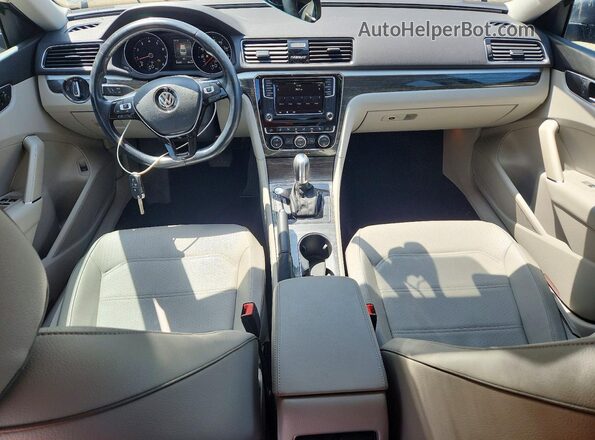 1VWBA7A30JC002240 2018 VOLKSWAGEN PASSAT Gray Vista del salpicadero
