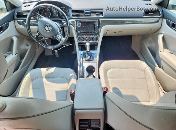 1VWBA7A30JC012153 2018 VOLKSWAGEN PASSAT Белый Вид панели приборов