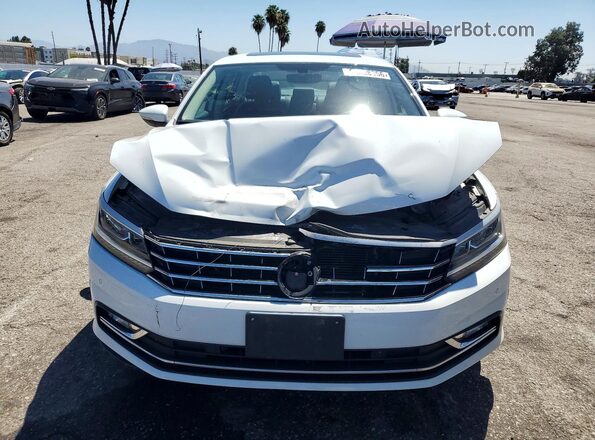 1VWBA7A35JC028509 2018 VOLKSWAGEN PASSAT White Widok z przodu