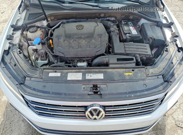 1VWBA7A36JC000914 2018 VOLKSWAGEN PASSAT White Vista interior trasera