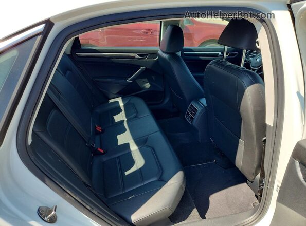 1VWBA7A38JC042839 2018 VOLKSWAGEN PASSAT Белый Вид задних сидений