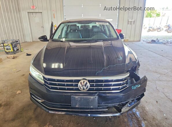 1VWBA7A38JC046972 2018 VOLKSWAGEN PASSAT Black Widok z przodu