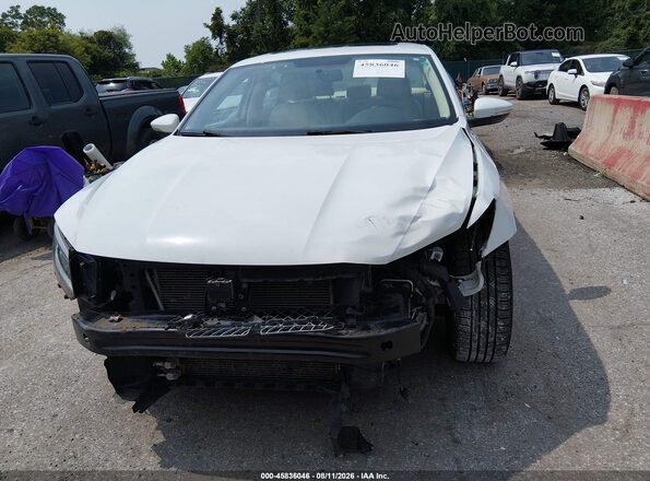 1VWBA7A39JC027797 2018 VOLKSWAGEN PASSAT White Rear interior view